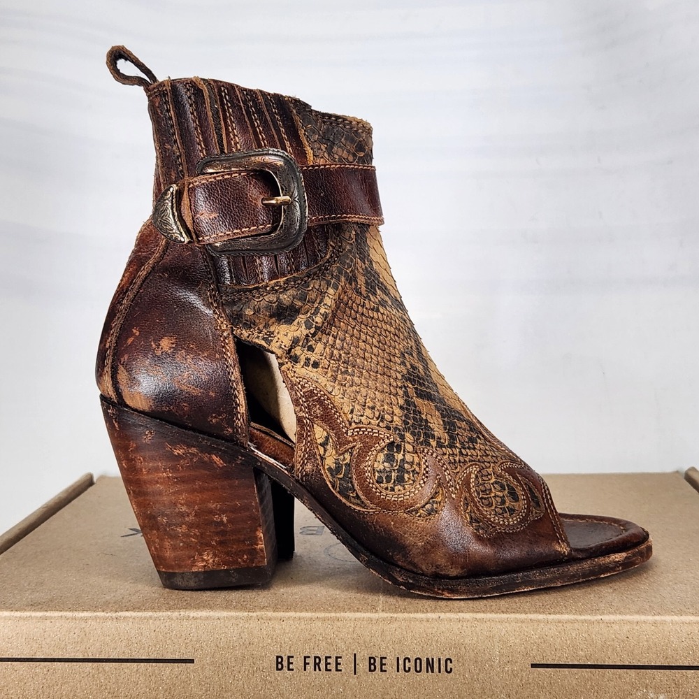 Liberty Black Hailee Booties Women Size 8 Miel Brown Snakeskin Peep Toe Western